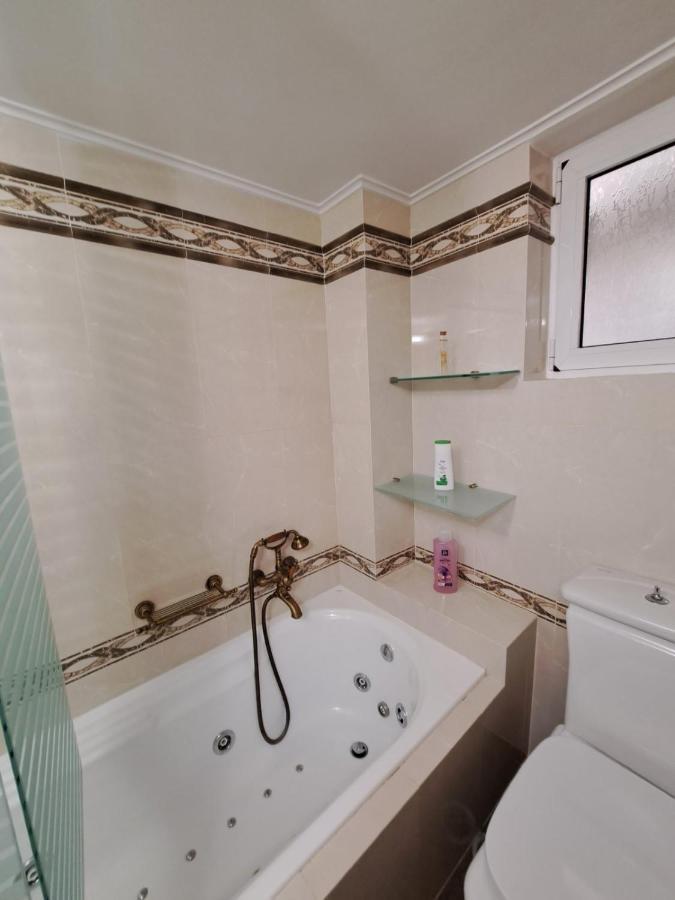 Seaview Flora'S Luxury Apartment-300Meters From The Beach Rethymno Exterior foto