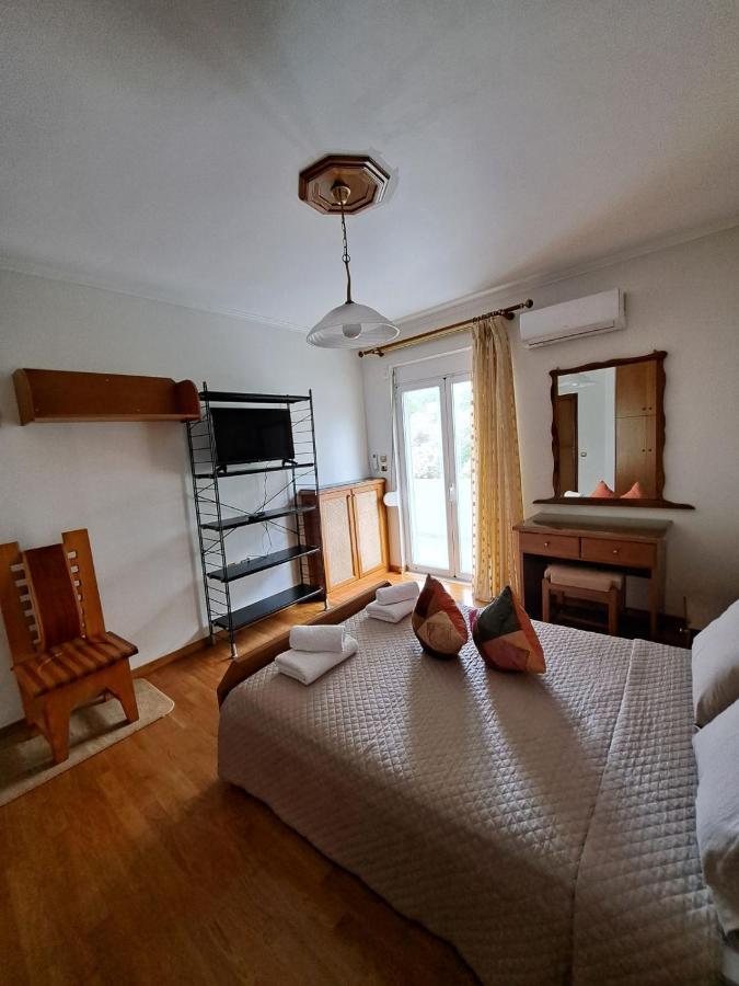 Seaview Flora'S Luxury Apartment-300Meters From The Beach Rethymno Exterior foto