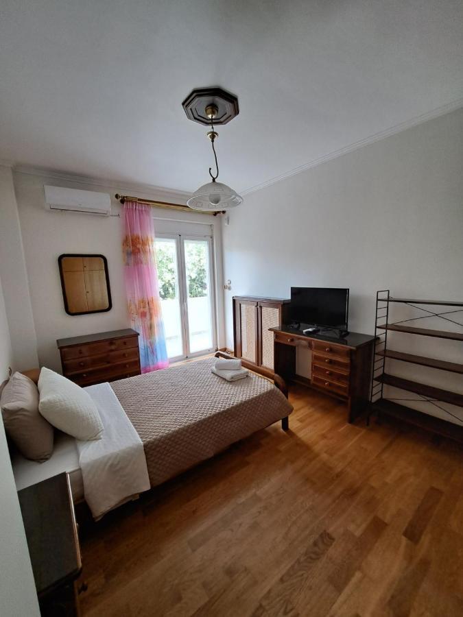 Seaview Flora'S Luxury Apartment-300Meters From The Beach Rethymno Exterior foto